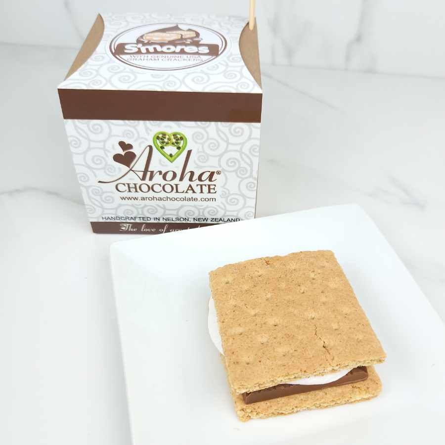 Aroha Chocolate S'mores Kit using Genuine USA Graham Crackers, American Marshmallows and Aroha Chocolate Squares